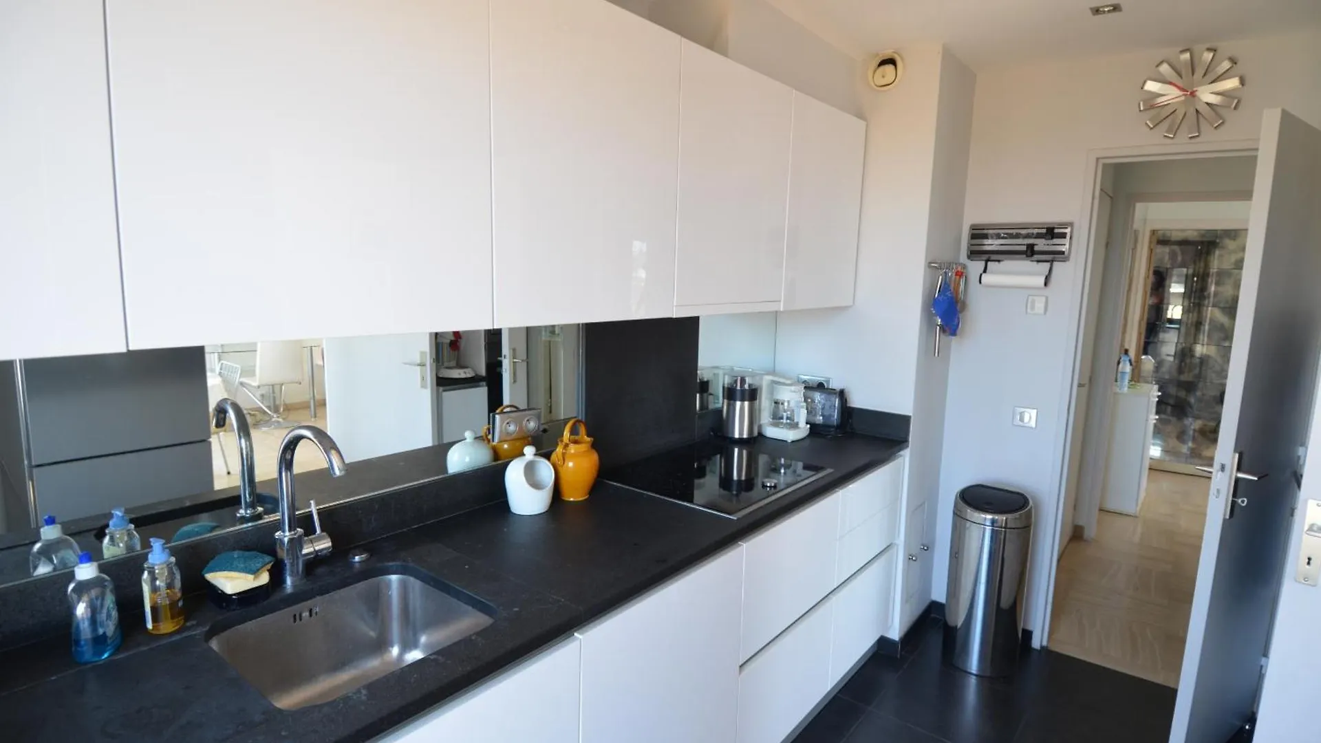Helianthe - Superbe Appartement Avec Terrasse Vue Mer Et Chateau Au Port De Nice Lejlighed