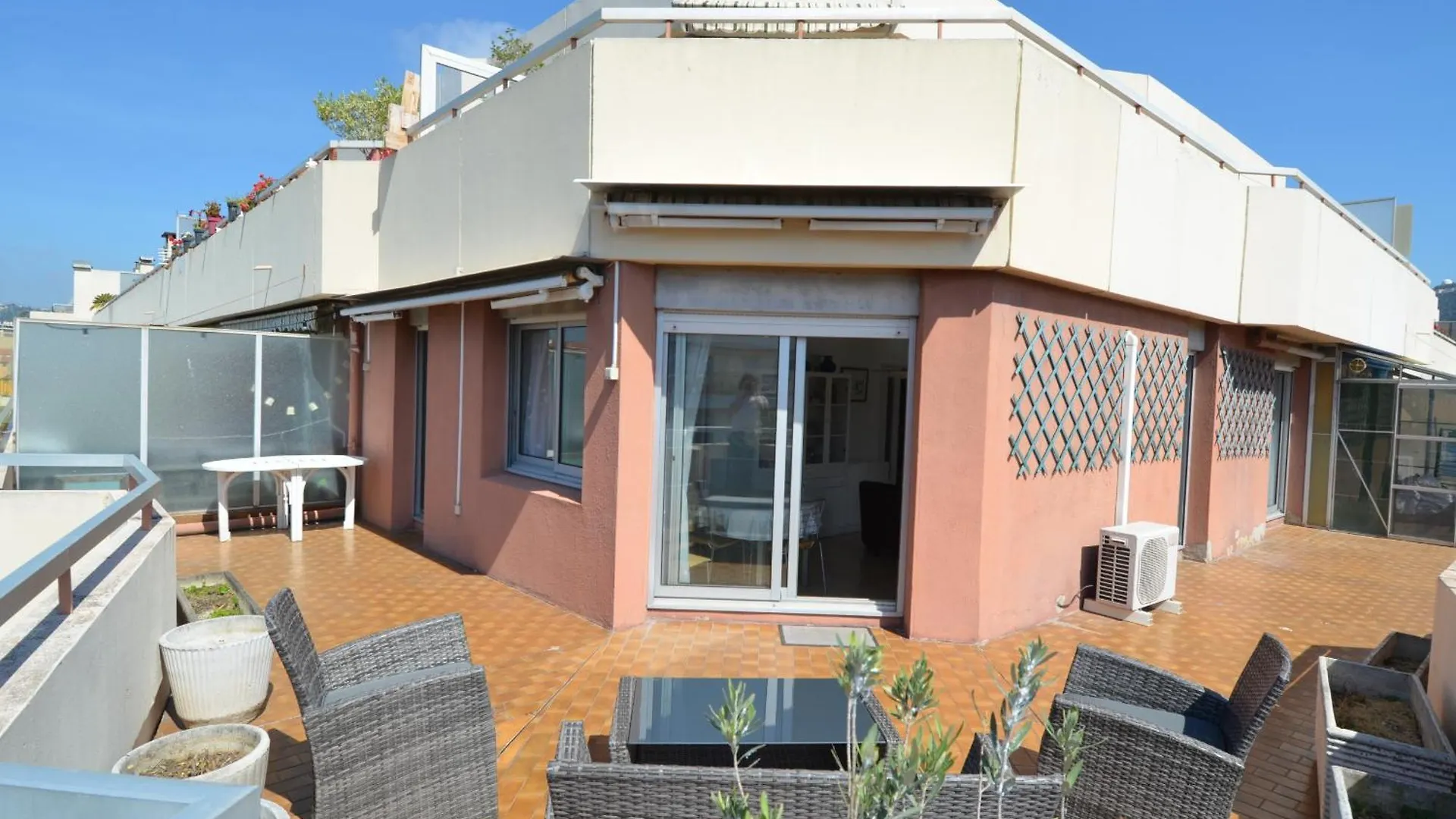 Helianthe - Superbe Appartement Avec Terrasse Vue Mer Et Chateau Au Port De Nice