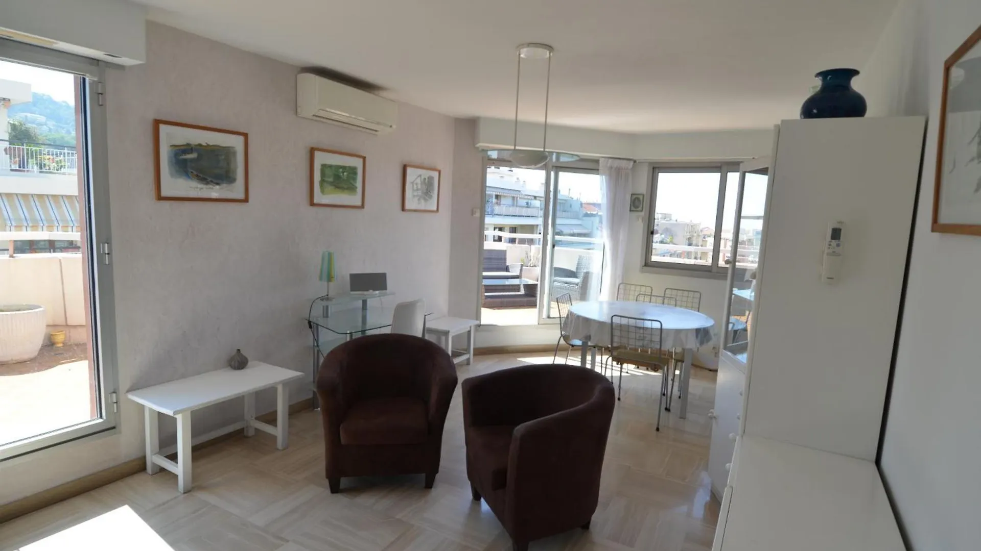 Helianthe - Superbe Appartement Avec Terrasse Vue Mer Et Chateau Au Port De Nice 0*,  France