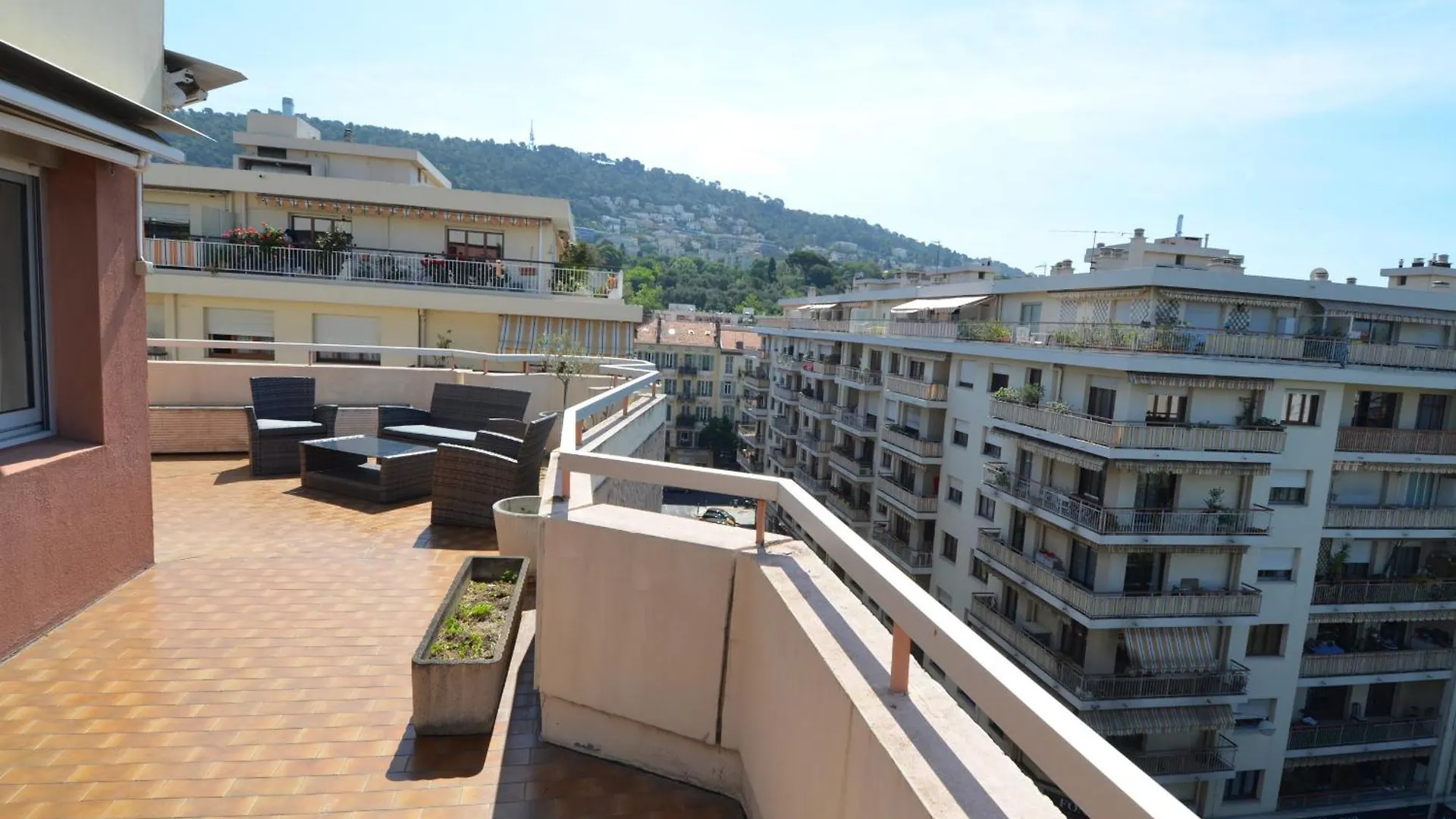 Helianthe - Superbe Appartement Avec Terrasse Vue Mer Et Chateau Au Port De Nice